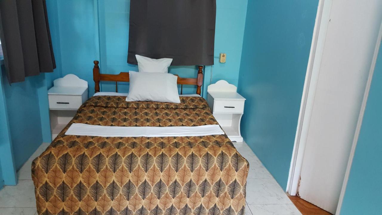 Chez Ophelia Cottage Apartments Roseau Extérieur photo